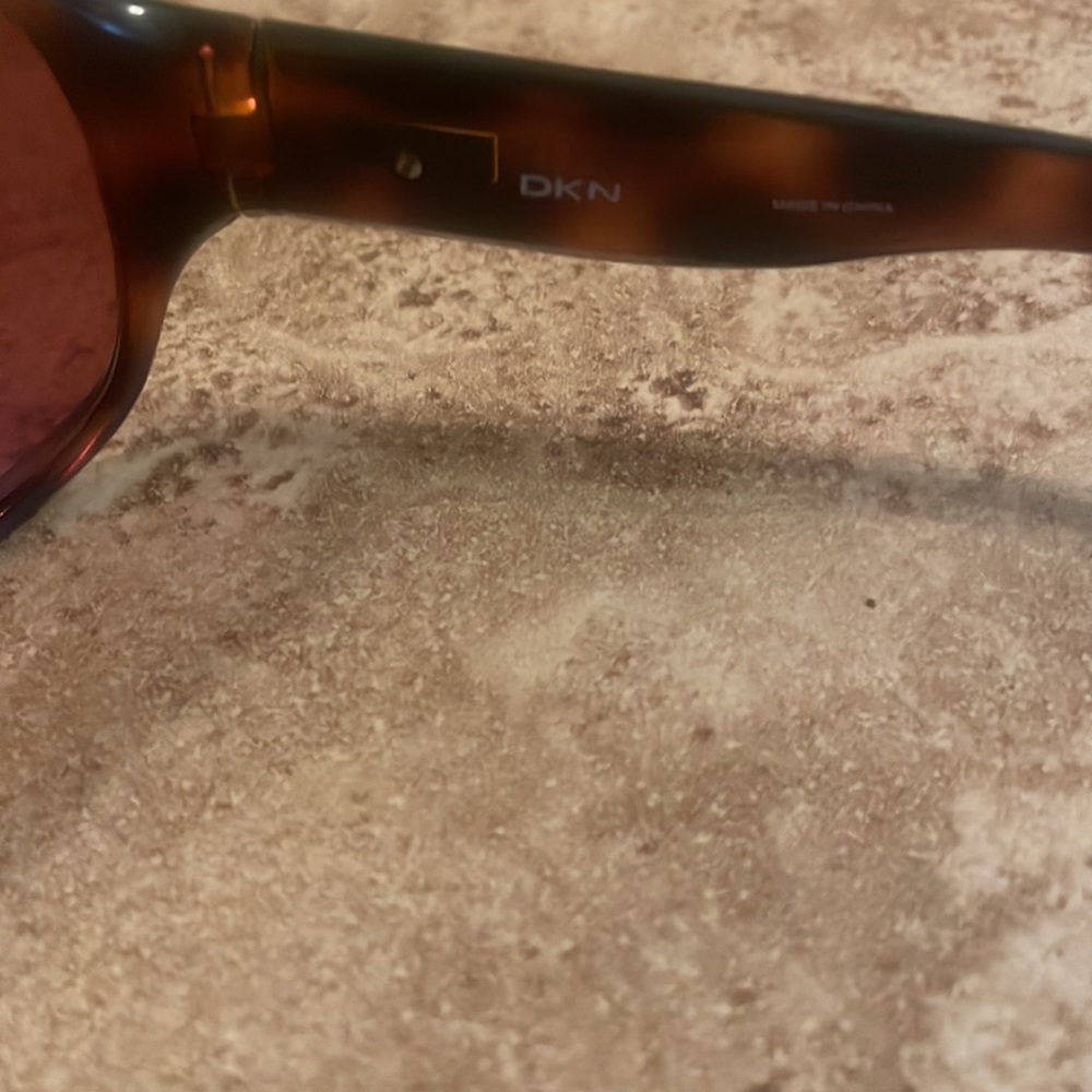 Dkny Sunglasses - Tortoise Shell Frames - image 4